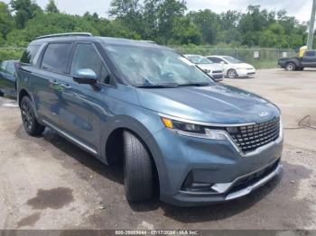  Salvage Kia Carnival