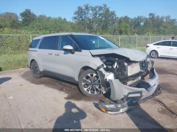  Salvage Kia Carnival