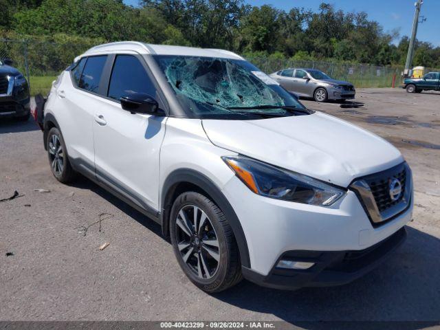  Salvage Nissan Kicks