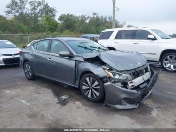  Salvage Nissan Altima