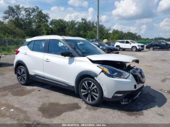  Salvage Nissan Kicks