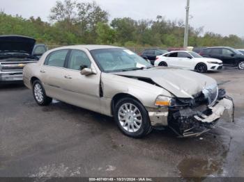  Salvage Lincoln Towncar