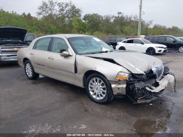  Salvage Lincoln Towncar