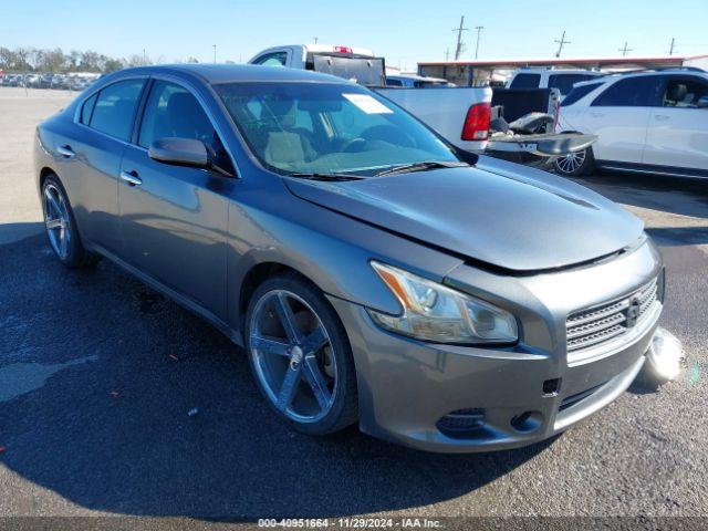  Salvage Nissan Maxima