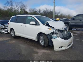  Salvage Toyota Sienna