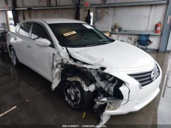  Salvage Nissan Altima