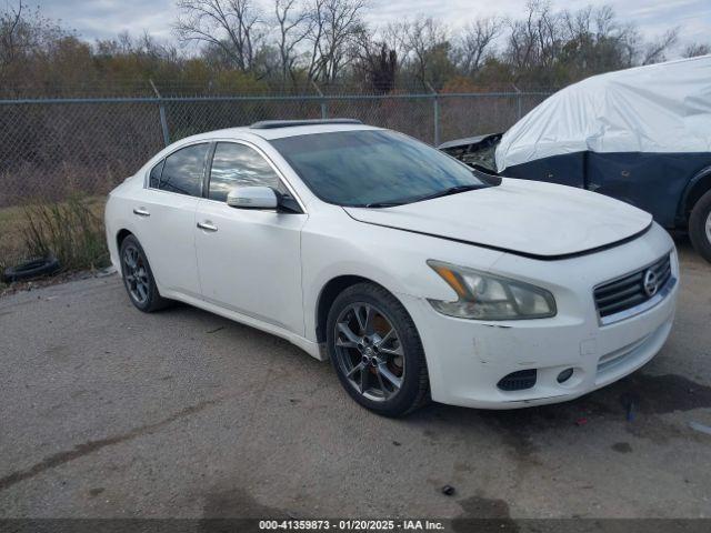  Salvage Nissan Maxima