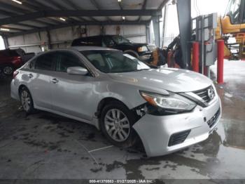  Salvage Nissan Altima