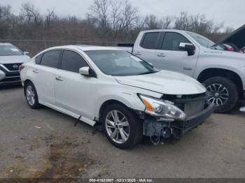  Salvage Nissan Altima