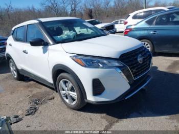  Salvage Nissan Kicks
