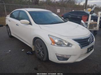  Salvage Nissan Altima