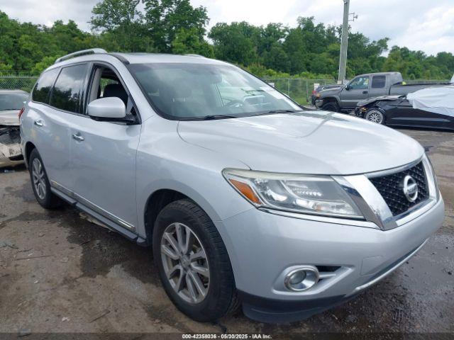  Salvage Nissan Pathfinder