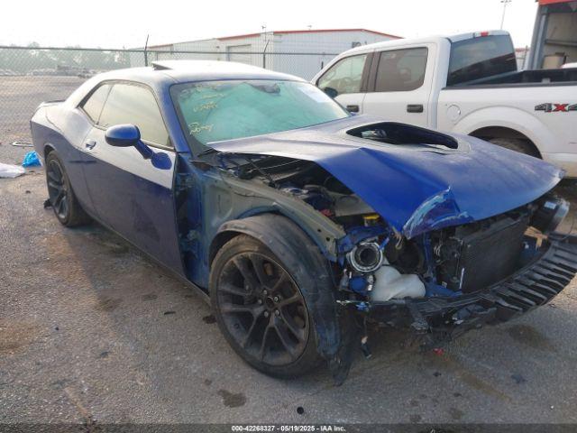  Salvage Dodge Challenger