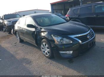  Salvage Nissan Altima