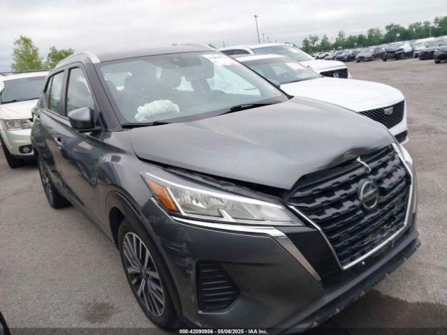  Salvage Nissan Kicks