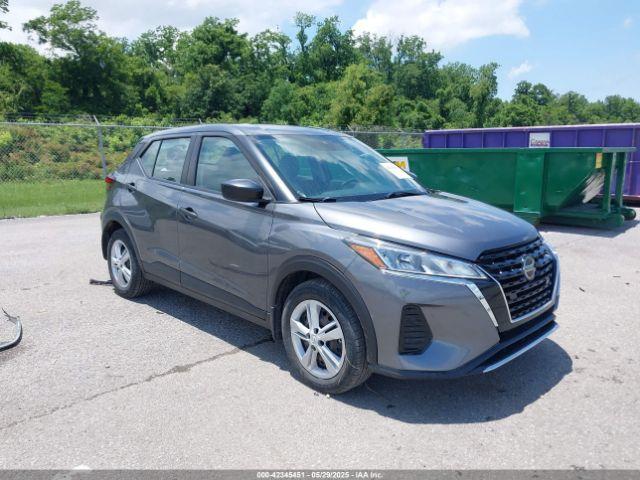  Salvage Nissan Kicks