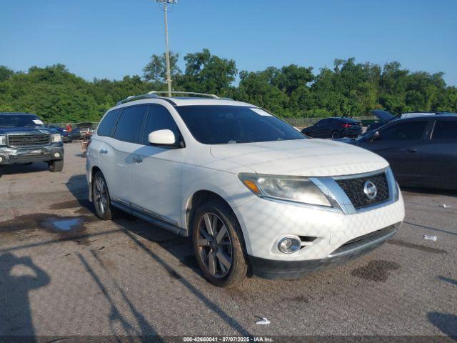  Salvage Nissan Pathfinder
