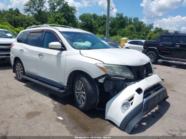  Salvage Nissan Pathfinder