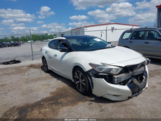  Salvage Nissan Maxima
