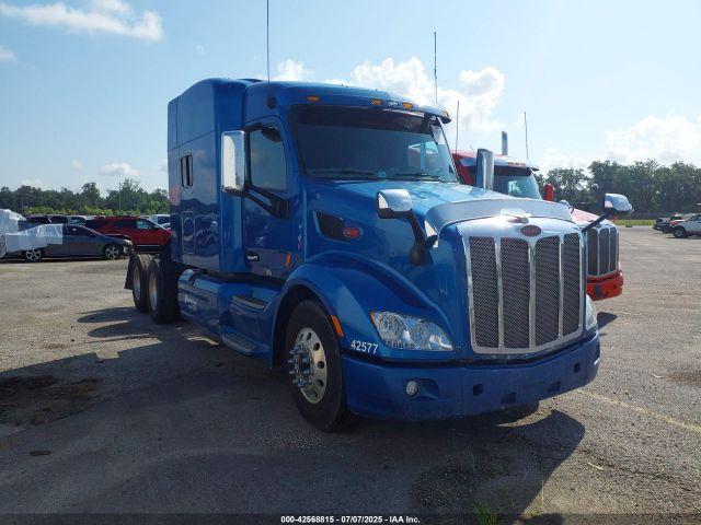  Salvage Peterbilt 579