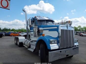  Salvage Kenworth Construction