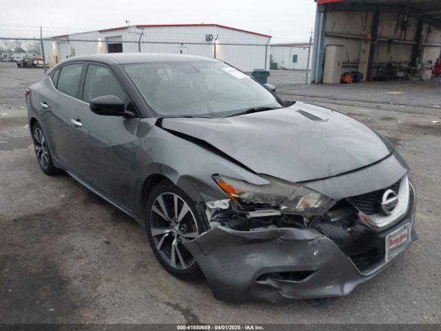  Salvage Nissan Maxima