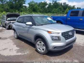  Salvage Hyundai VENUE