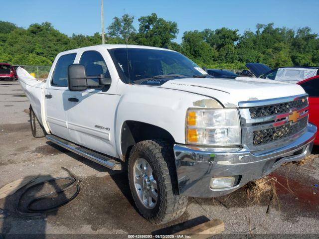  Salvage Chevrolet Silverado 2500