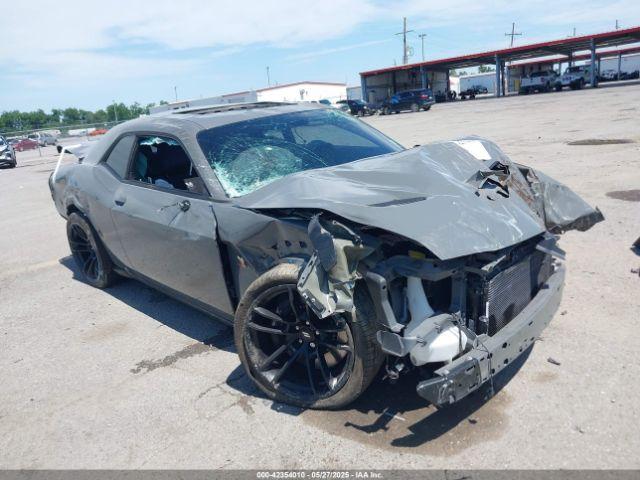  Salvage Dodge Challenger