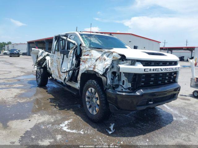  Salvage Chevrolet Silverado 2500