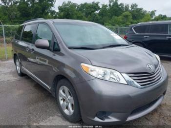  Salvage Toyota Sienna