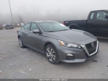  Salvage Nissan Altima