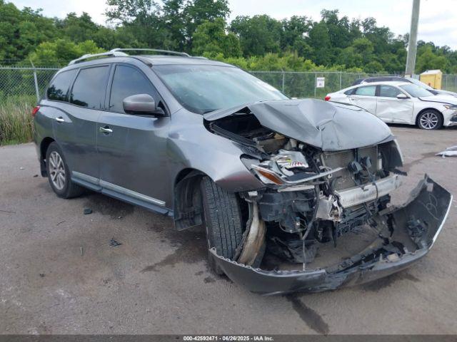  Salvage Nissan Pathfinder