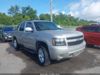  Salvage Chevrolet Avalanche 1500