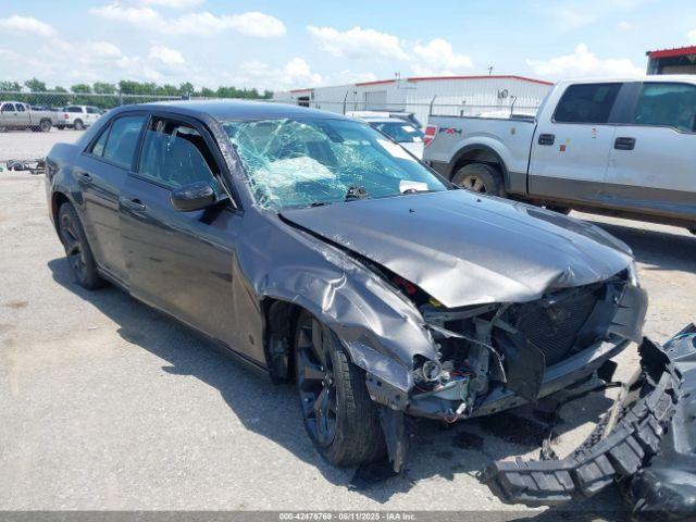  Salvage Chrysler 300