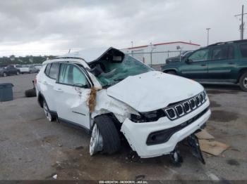  Salvage Jeep Compass