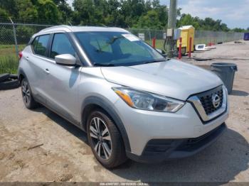  Salvage Nissan Kicks