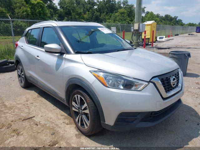  Salvage Nissan Kicks