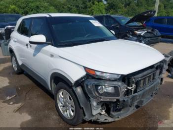 Salvage Hyundai VENUE