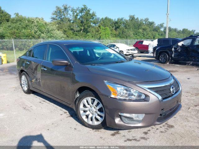  Salvage Nissan Altima
