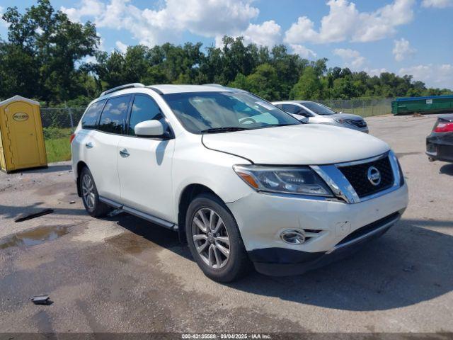  Salvage Nissan Pathfinder