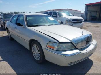  Salvage Lincoln Towncar