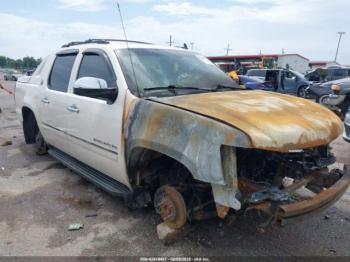  Salvage Chevrolet Avalanche