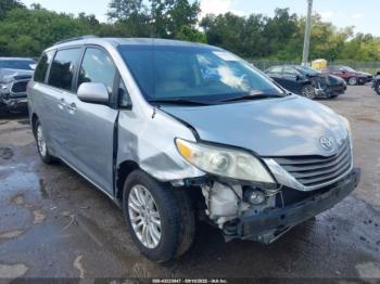  Salvage Toyota Sienna