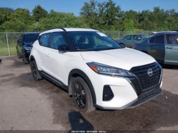  Salvage Nissan Kicks