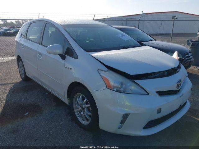  Salvage Toyota Prius v