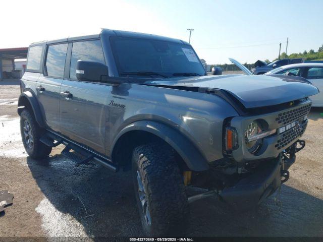  Salvage Ford Bronco