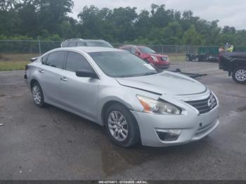  Salvage Nissan Altima