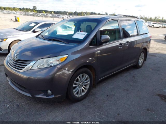 Toyota Sienna Xle V6 8 Passenger Image 14