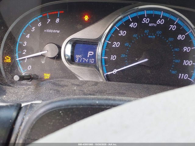 Toyota Sienna Xle V6 8 Passenger Image 5